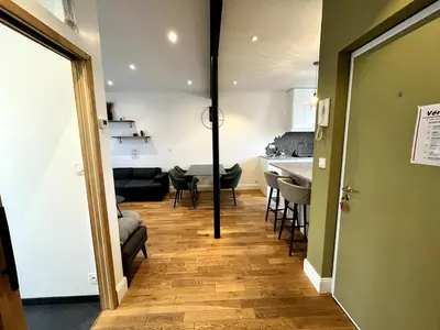 Cuisine ou kitchenette dans l'établissement Intemporel 4 pers 2 chambres TV WiFi