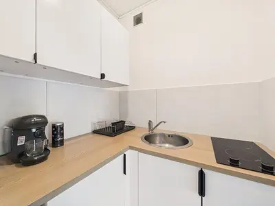 Cuisine ou kitchenette dans l'établissement 200m de la plage, terrasse, appartement pour 4