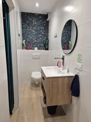 Salle de bains dans l'établissement Chambre indépendante avec terrasse extérieure proche aéroport et Nantes centre