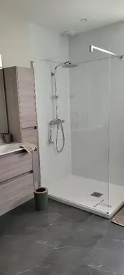Salle de bains dans l'établissement La maison de Sophie