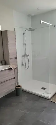 Salle de bains dans l'établissement La maison de Sophie