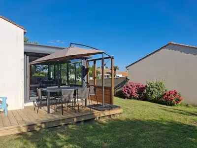 Jardin de l'établissement Maison de vacances 6 personnes