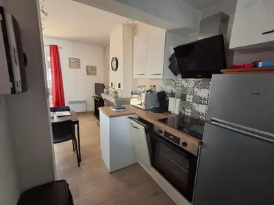 Cuisine ou kitchenette dans l'établissement Maison de vacances 6 personnes