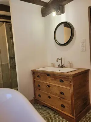Salle de bains dans l'établissement Château de la Garlais - 29 couchages