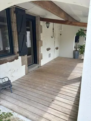 Balcon ou terrasse dans l'établissement Chez Aurélie & Mathieu studio dans ancienne maison rénovée proche du Lac
