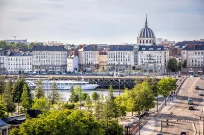 Vue générale sur Carquefou ou vue de la ville depuis l'appartement