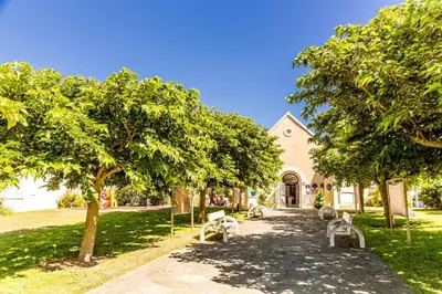 Jardin de l'établissement Séjour détente jacuzzi & sauna et plage à 200m