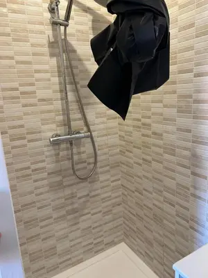 Salle de bains dans l'établissement Maison ADAR 101