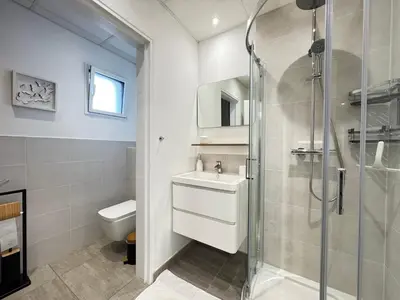 Salle de bains dans l'établissement Le Tertre - Wifi Fibre, TV, 2 Parkings, Moderne