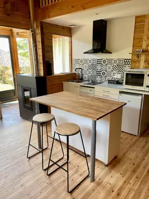 Cuisine ou kitchenette dans l'établissement Le Chalet 20min PuyduFou