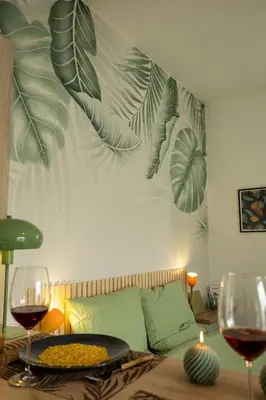 Boissons dans l'établissement Jungle Studio - Déco tropicale et confort moderne