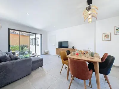 Télévision ou salle de divertissement dans l'établissement Holiday Home Les Musardises by Interhome