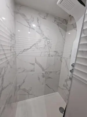 Salle de bains dans l'établissement Appart RDC spacieux