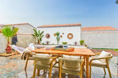 Balcon ou terrasse dans l'établissement Piscine chauffée - Maison 6 adultes 2 enfants