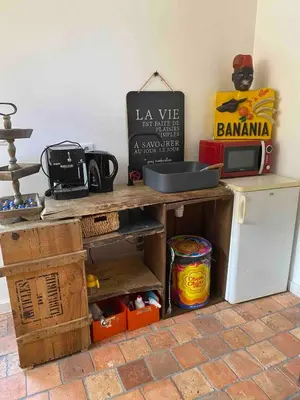 Cuisine ou kitchenette dans l'établissement Charming little house