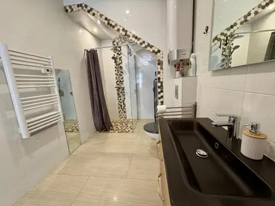 Plan de l'établissement Bel appartement à 650m de la plage avec WIFI et parking - FR-1-323-589