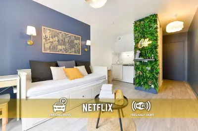 Plan de l'établissement Hyper Centre Wi-Fi fibre pro Le Bleu Savane