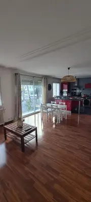 Cuisine ou kitchenette dans l'établissement Maison proche centre ville Nantes