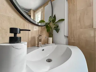 Salle de bains dans l'établissement La maison Tinoli Escapade tranquille près d'Angers
