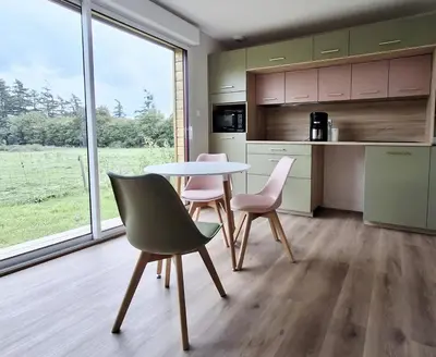 Cuisine ou kitchenette dans l'établissement Gîte et chambre d'hôte pour 2 personnes dans Mon Savoureux Jardin