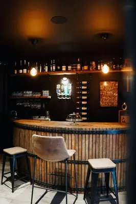 Salon ou bar de l'établissement La Carolina - Love Room - Luxe - Balnéo