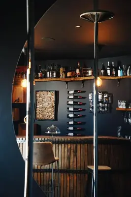 Salon ou bar de l'établissement La Carolina - Love Room - Luxe - Balnéo