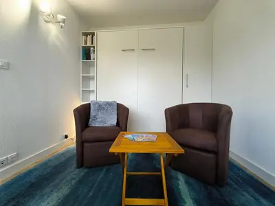 Coin salon dans l'établissement Les Goélettes - Studio avec terrasse vue mer