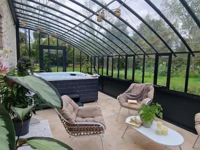 Jardin de l'établissement Gîte Vendée avec Spa et Terrasse - FR-1-426-592