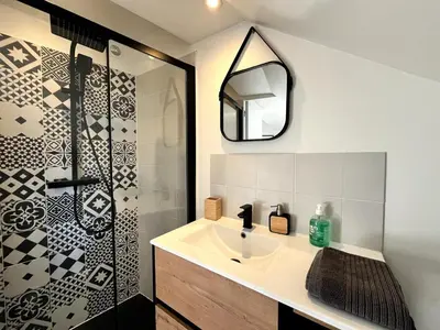 Salle de bains dans l'établissement Beautiful Studio for 2 people, TV, Wifi