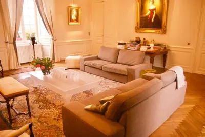 Coin salon dans l'établissement Chateau De Piedouault