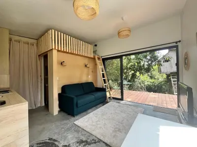 Coin salon dans l'établissement Studio bois indépendant aux portes de Nantes