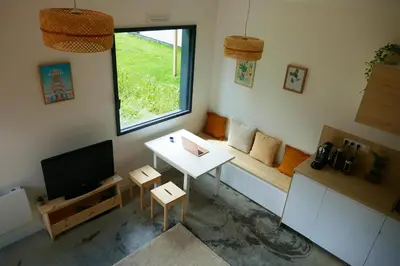 Télévision ou salle de divertissement dans l'établissement Studio bois indépendant aux portes de Nantes