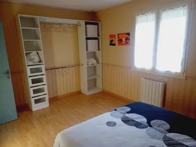 Un ou plusieurs lits dans un hébergement de l'établissement maison entiere spatieuse et au calme 6 couchages