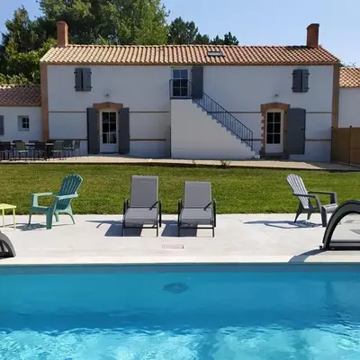 Spacieux Gîtes en Vendée avec Piscine Chauffée - FR-1-426-596