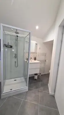 Salle de bains dans l'établissement Appartement cosy neuf en plein centre