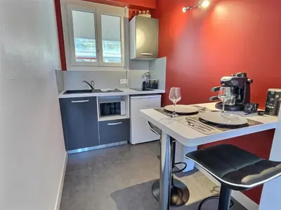 Cuisine ou kitchenette dans l'établissement Studio 31, calme et chaleureux près du PuyDuFou