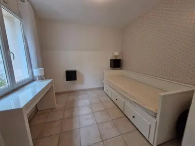 Un ou plusieurs lits dans un hébergement de l'établissement Maison à Saint-Jean-de-Monts avec piscine et WiFi, pour 6 personnes - FR-1-777-41