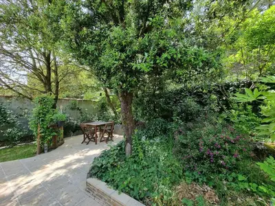 Jardin de l'établissement Maison à Saint-Jean-de-Monts avec piscine et WiFi, pour 6 personnes - FR-1-777-41