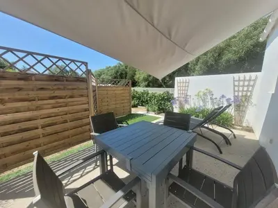 Balcon ou terrasse dans l'établissement Charmante maison à St-Jean-de-Monts, 3 pers, proche plage et commerces, Wifi inclus - FR-1-777-28