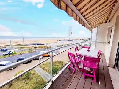 Balcon ou terrasse dans l'établissement T3 face mer rénové avec balcon et WiFi à Saint-Jean-de-Monts - FR-1-777-42