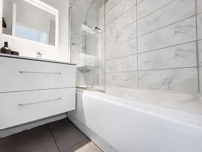 Salle de bains dans l'établissement Appartement cosy, plage et parking privé