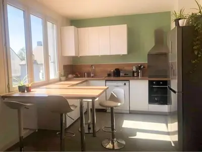Cuisine ou kitchenette dans l'établissement Appartement cosy proche Nantes