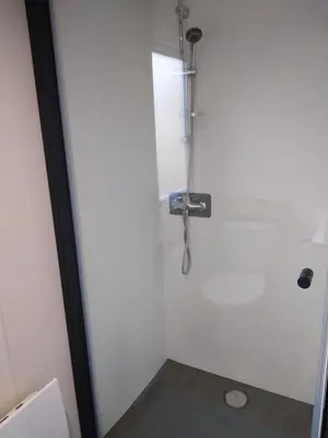 Salle de bains dans l'établissement MOBILHOME - 6 personnes - 40 m2