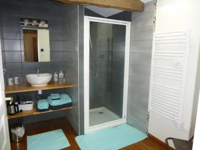 Salle de bains dans l'établissement Domaine du Fief aux Dames