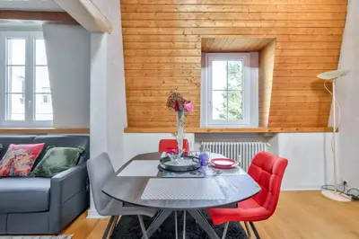 Coin salon dans l'établissement Comfortable duplex - In the Heart of Angers for 8