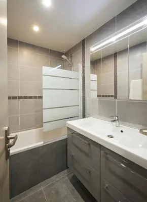 Salle de bains dans l'établissement Maison Harmonie entre Ocean et Nature