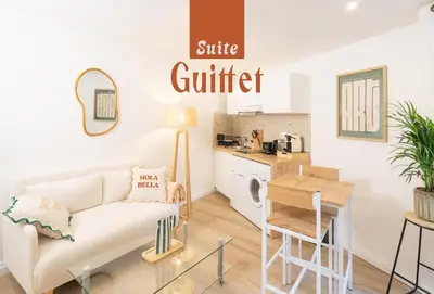 Cuisine ou kitchenette dans l'établissement Suite Guittet - Charme d'Anjou