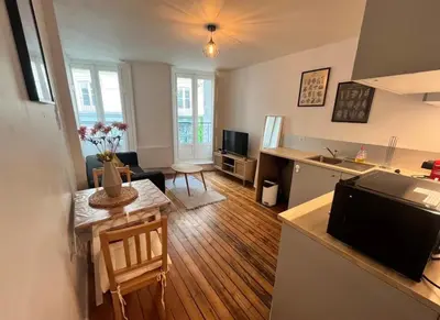 Cuisine ou kitchenette dans l'établissement Pilori 2 pers, separate bedroom, Tv wifi