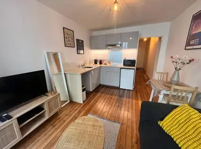 Cuisine ou kitchenette dans l'établissement Pilori 2 pers, separate bedroom, Tv wifi