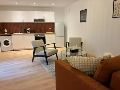 Cuisine ou kitchenette dans l'établissement Appartement spacieux 8 pers - Coeur d'Angers - Balcon